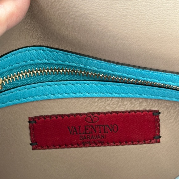 Valentino Garavani Rockstud leather clutch bag - Picture 5 of 7